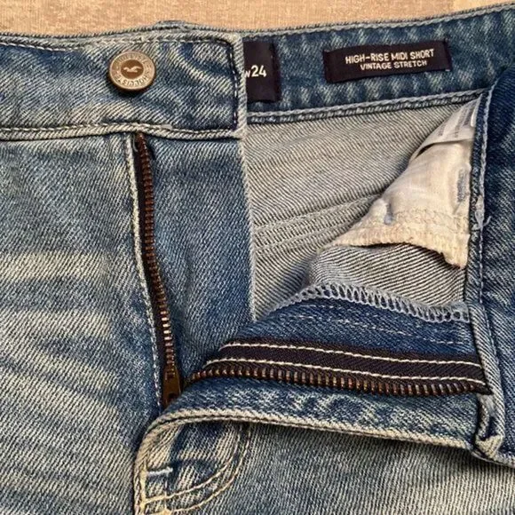 ⭐️HOLLISTER HIGH RISE MIDI SHORT - Picture 11 of 12